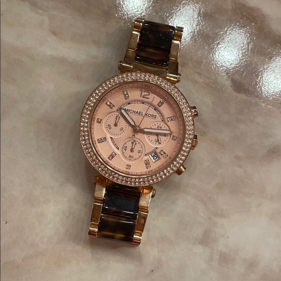 Michael Kors Rose Dial Ladies Watch - Picture 3 of 4
